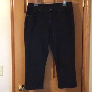 Levi’s Black Crop Jeans in Size 31 (US 12)